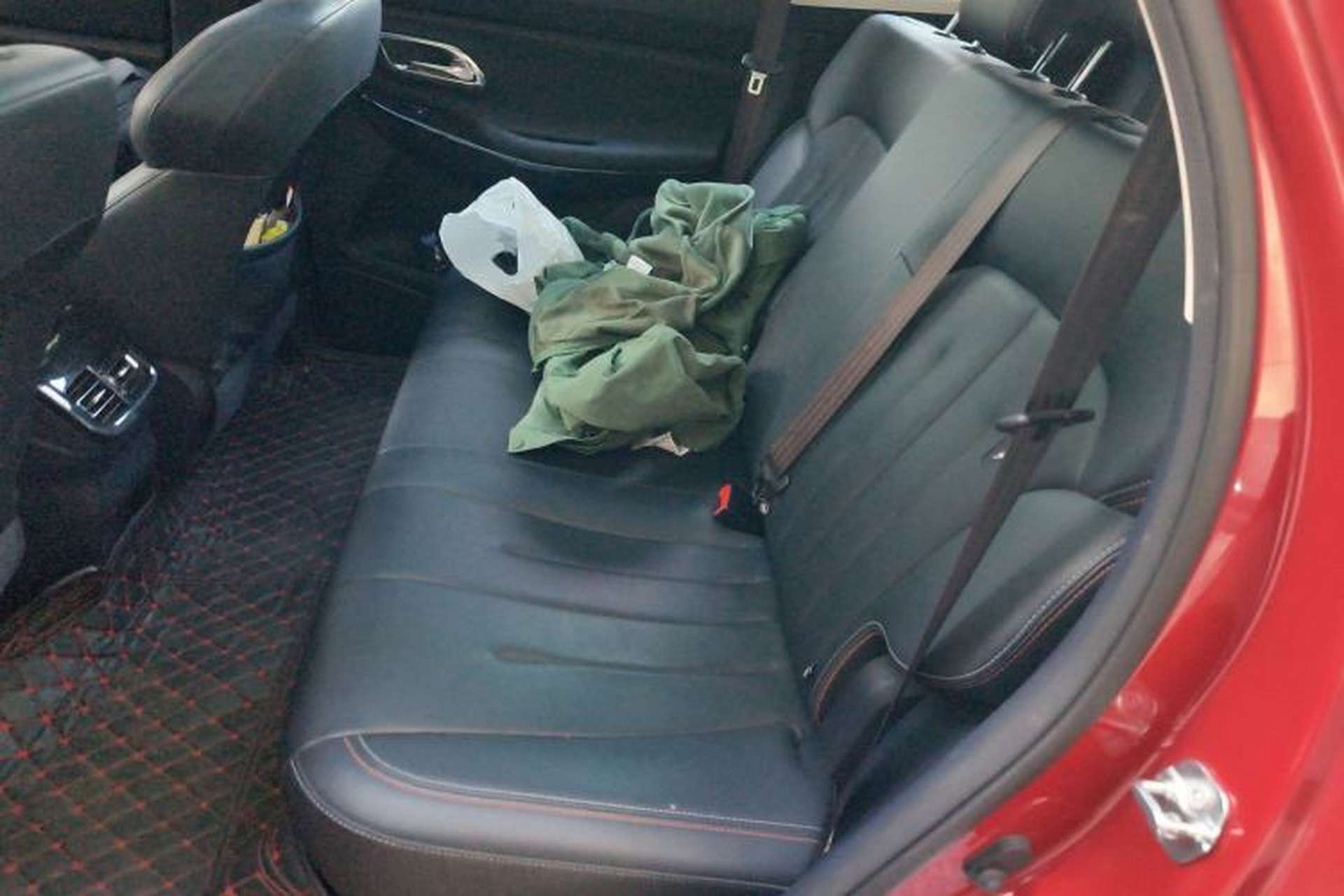Used CHANGAN OSHAN X7 2020 1.5T Automatic Luxury Version Left Rear Seat
