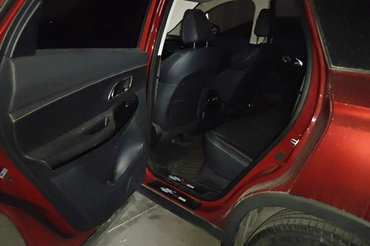 Used CHANGAN OSHAN X7 2020 1.5T Automatic Luxury Model Left Rear Seat