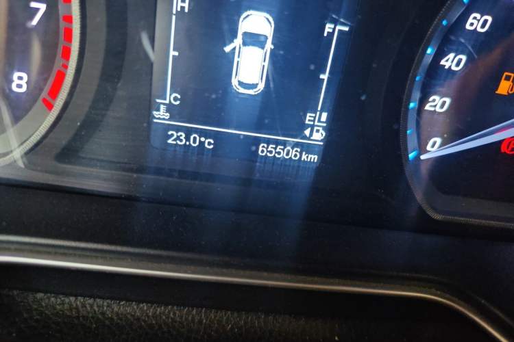 Used CHANGAN OSHAN X7 2020 1.5T Automatic Elite Edition Odometer Close Up