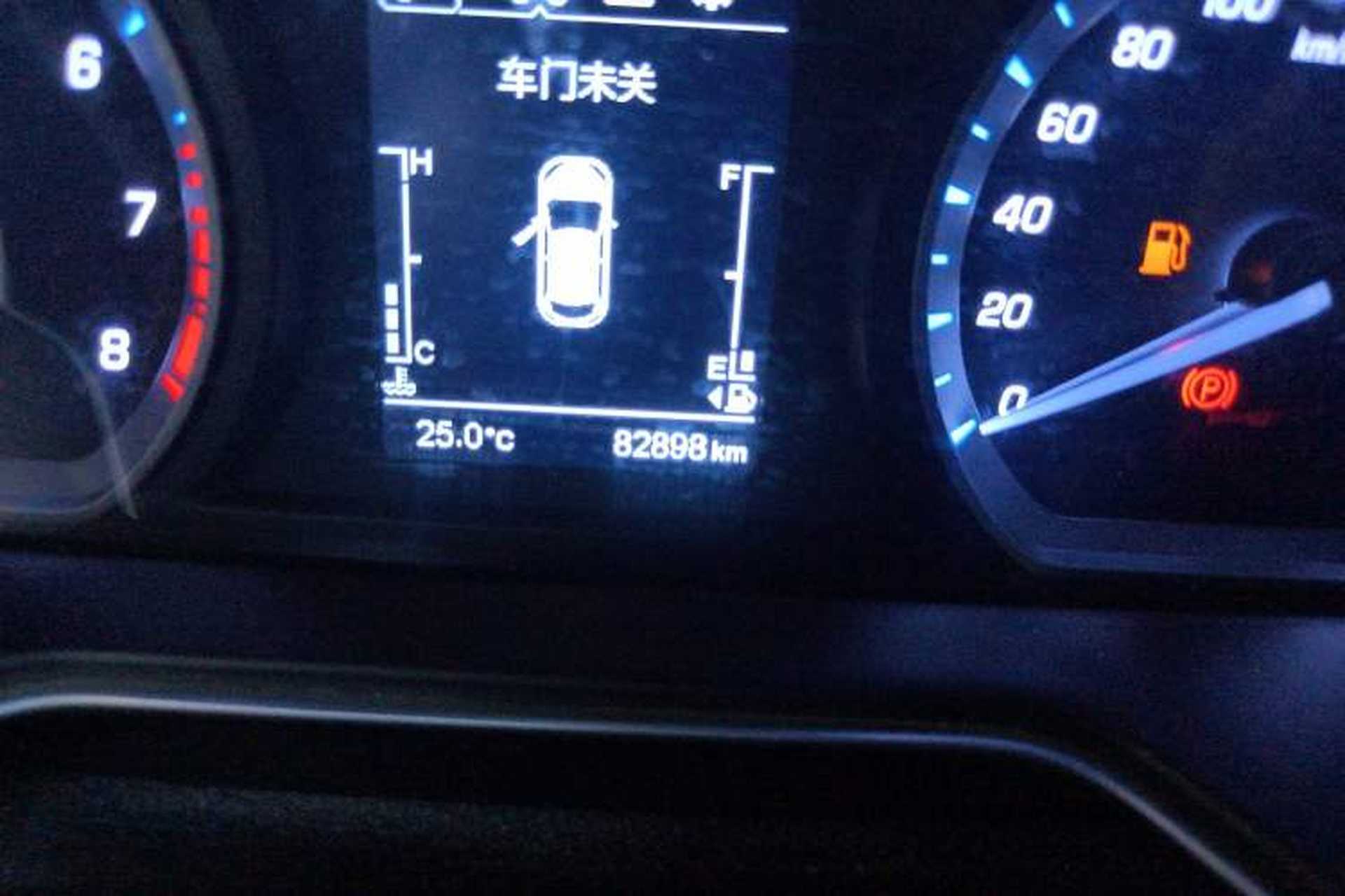 Used CHANGAN OSHAN X7 2020 1.5T Automatic Luxury Version Odometer Close Up