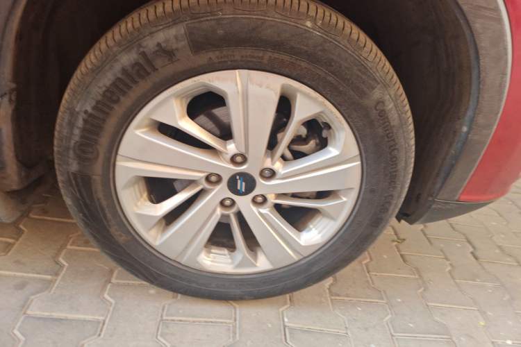 Used CHANGAN OSHAN X7 2020 1.5T Automatic Elite Edition Right Front Wheel Hub