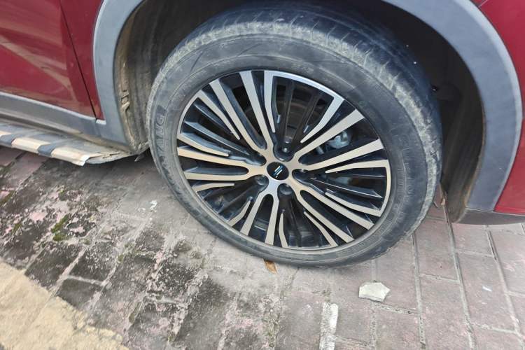 Used CHANGAN OSHAN X7 2020 1.5T Automatic Prestige Edition Right Front Wheel Hub