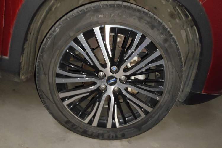 Used CHANGAN OSHAN X7 2020 1.5T Automatic Luxury Model Right Front Wheel Hub