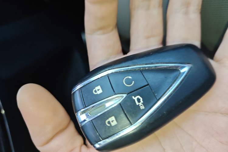 Used CHANGAN OSHAN X7 2020 1.5T Automatic Prestige Edition Vehicle Key