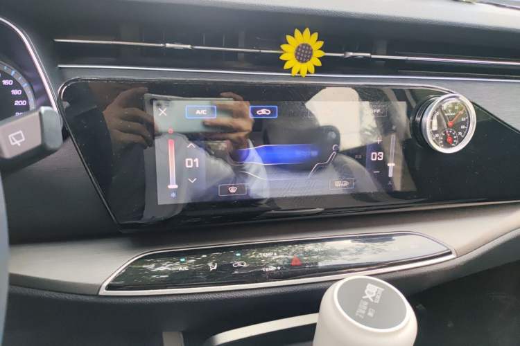 Used CHANGAN OSHAN X7 2020 1.5T Automatic Prestige Edition Audio And AC Panel