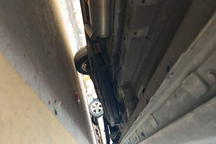 Used CHANGAN OSHAN X7 2020 1.5T Automatic Elite Edition Chassis Front Left