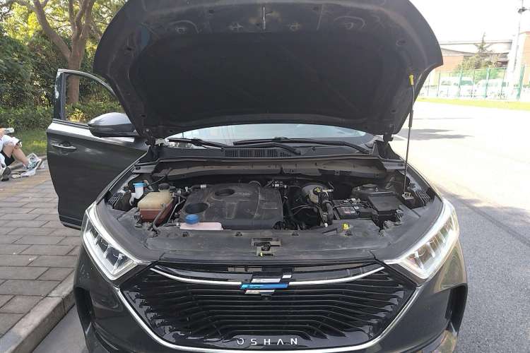 Used CHANGAN OSHAN X7 2020 1.5T Automatic Prestige Edition Engine Bay