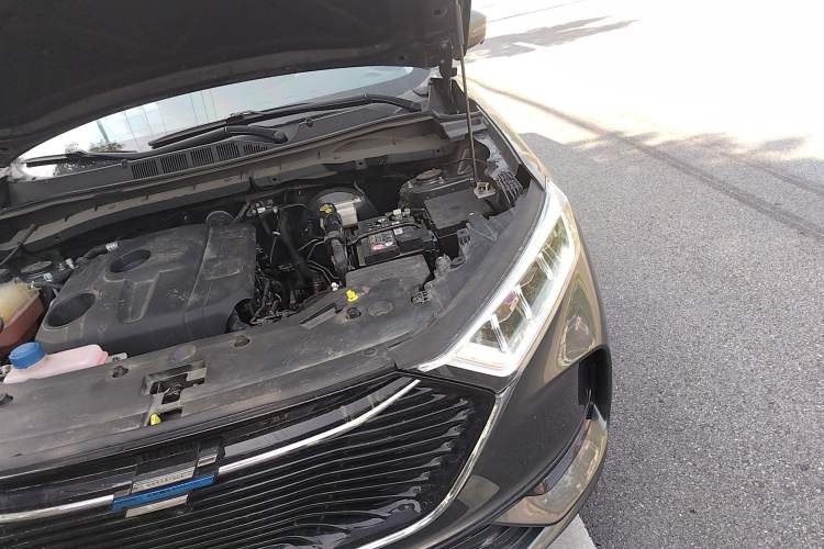 Used CHANGAN OSHAN X7 2020 1.5T Automatic Prestige Edition Engine Bay Left