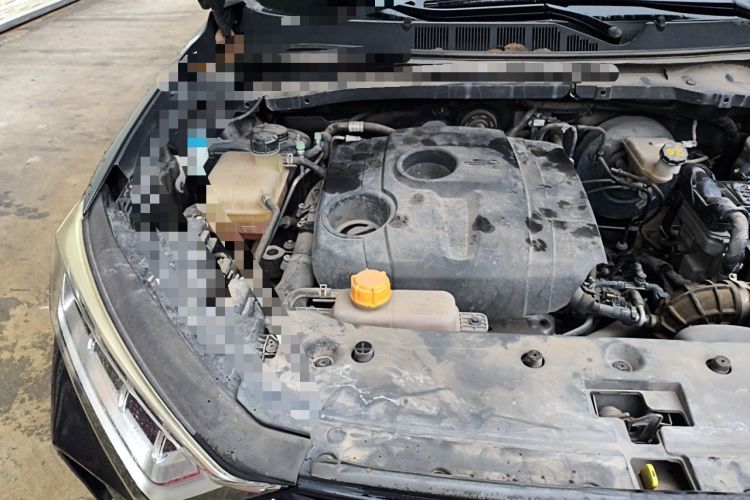 Used CHANGAN OSHAN X7 2020 1.5T Manual Luxury Version Engine Bay Right