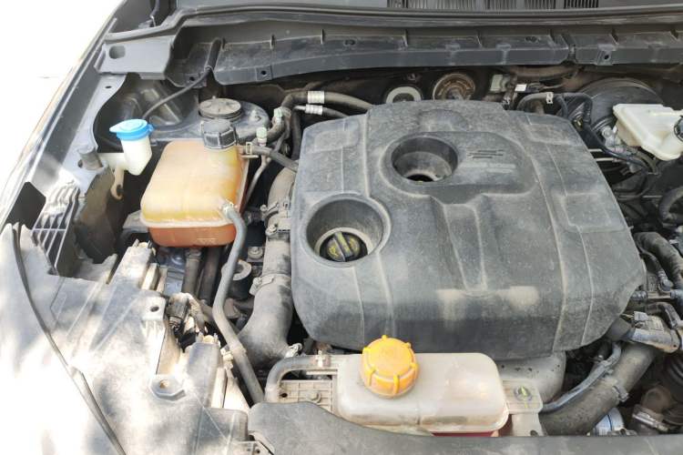 Used CHANGAN OSHAN X7 2020 1.5T Automatic Prestige Edition Engine Bay Right