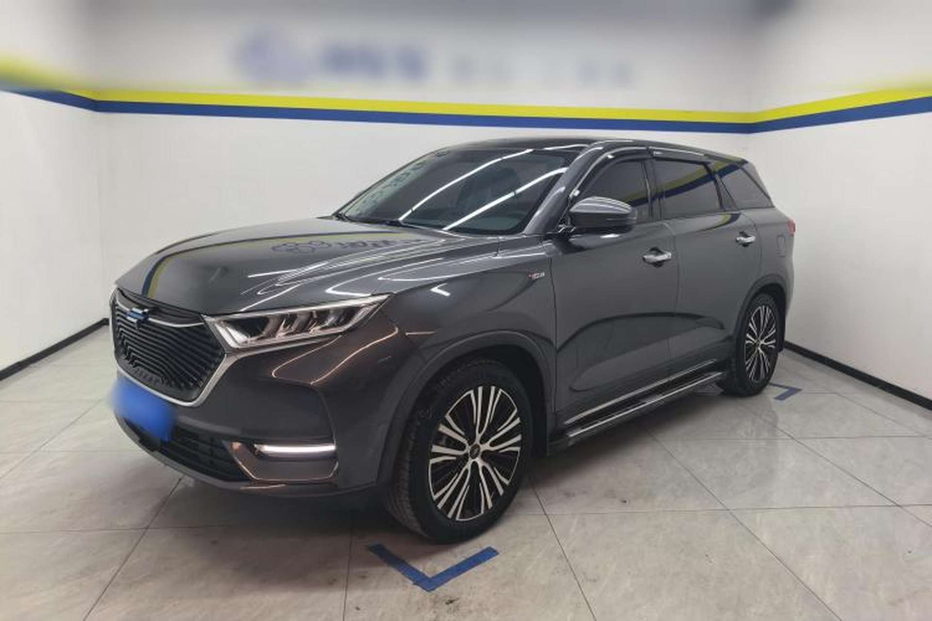 Used CHANGAN OSHAN X7 2020 1.5T Automatic Luxury Version Front Left 45 Deg