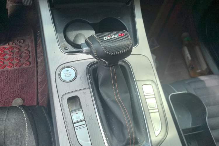 Used CHANGAN OSHAN X7 2020 1.5T Automatic Luxury Version Gear Lever