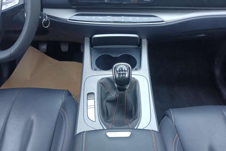 Used CHANGAN OSHAN X7 2020 1.5T Manual Luxury Version Gear Lever