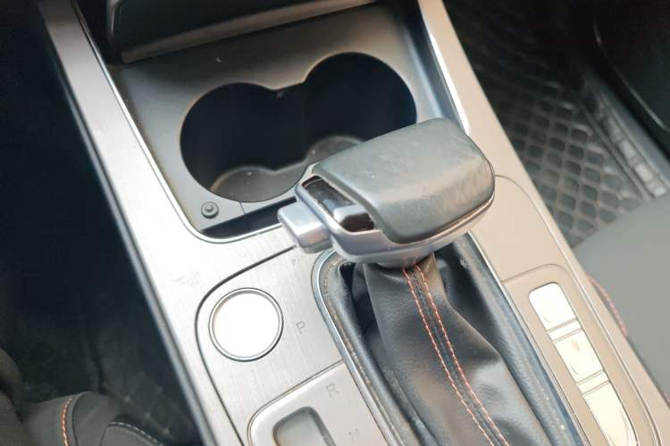 Used CHANGAN OSHAN X7 2020 1.5T Automatic Elite Edition Gear Lever