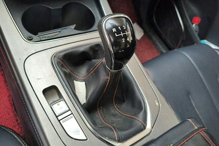 Used CHANGAN OSHAN X7 2020 1.5T Manual Luxury Version Gear Lever