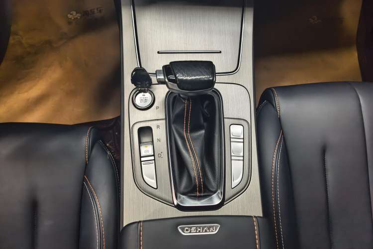 Used CHANGAN OSHAN X7 2020 1.5T Automatic Luxury Version Gear Lever