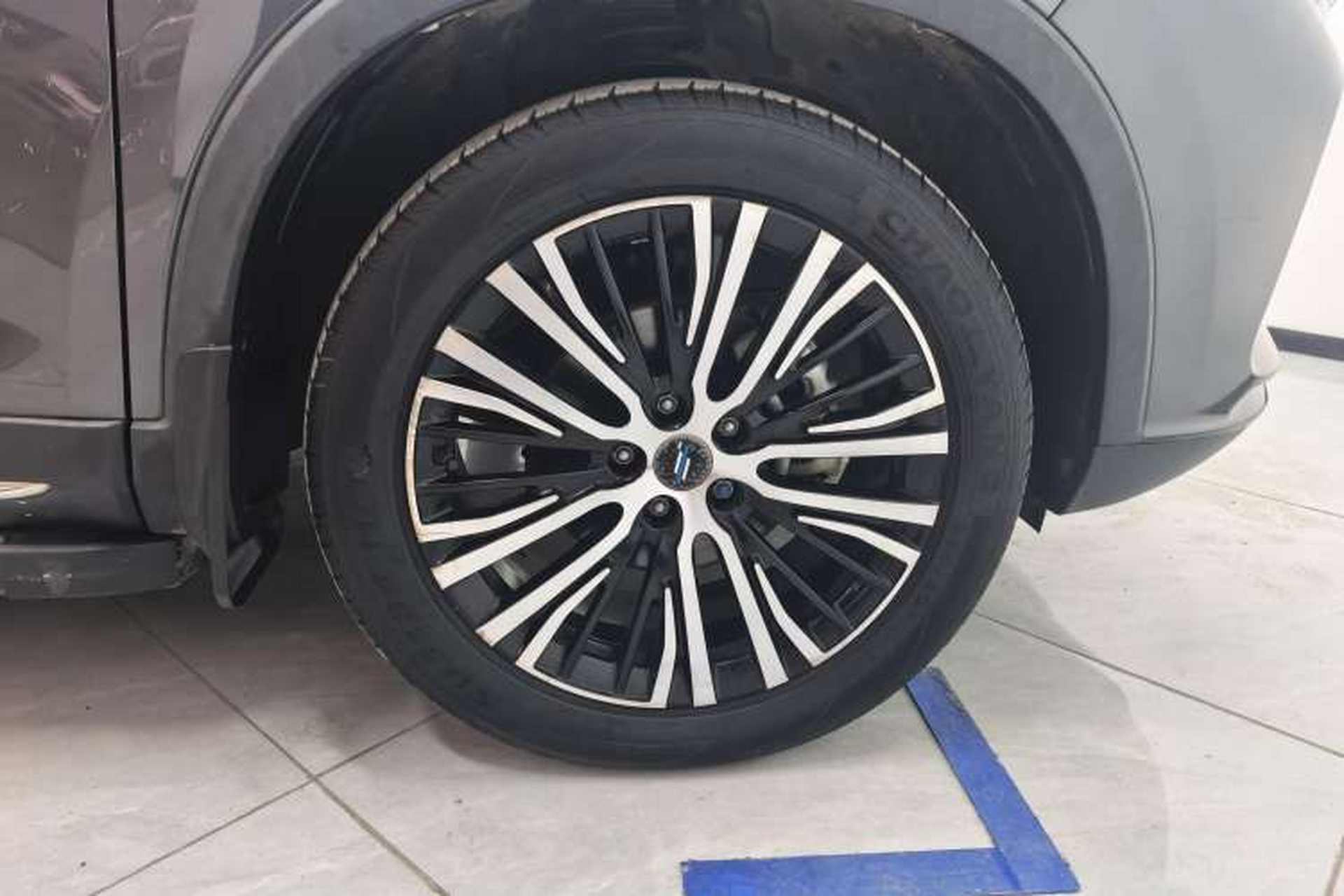 Used CHANGAN OSHAN X7 2020 1.5T Automatic Luxury Version Left Front Wheel Hub
