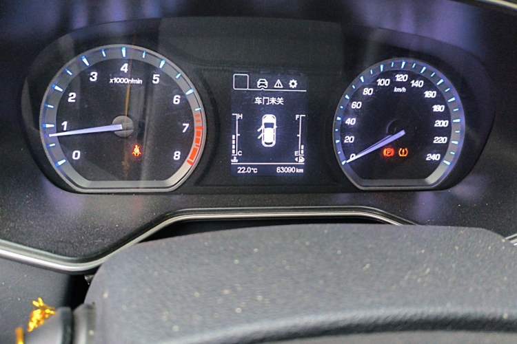 Used CHANGAN OSHAN X7 2020 1.5T Manual Luxury Version Odometer Close Up