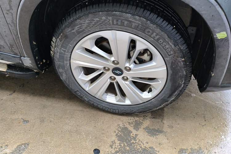 Used CHANGAN OSHAN X7 2020 1.5T Manual Luxury Version Right Front Wheel Hub