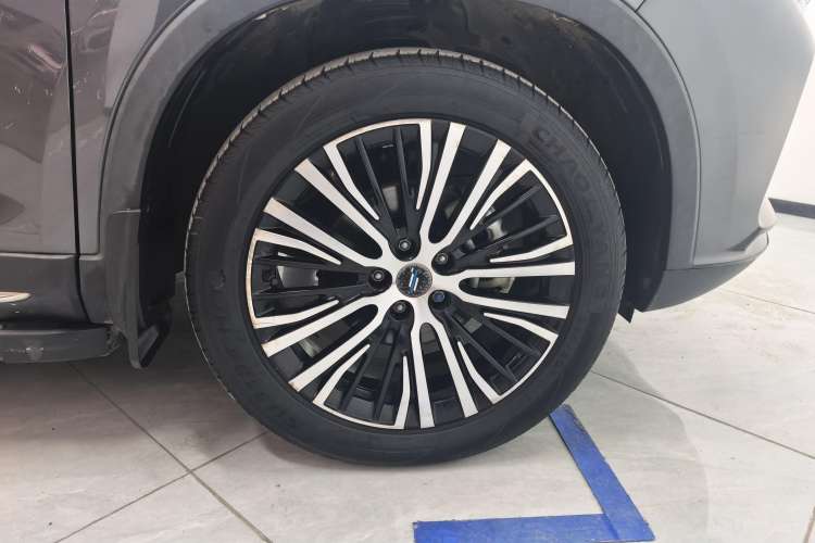 Used CHANGAN OSHAN X7 2020 1.5T Automatic Luxury Version Right Front Wheel Hub