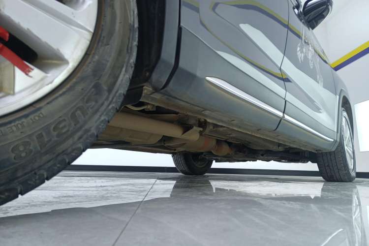 Used CHANGAN OSHAN X7 2020 1.5T Manual Luxury Version Right Side Sill