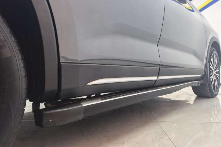 Used CHANGAN OSHAN X7 2020 1.5T Automatic Luxury Version Right Side Sill
