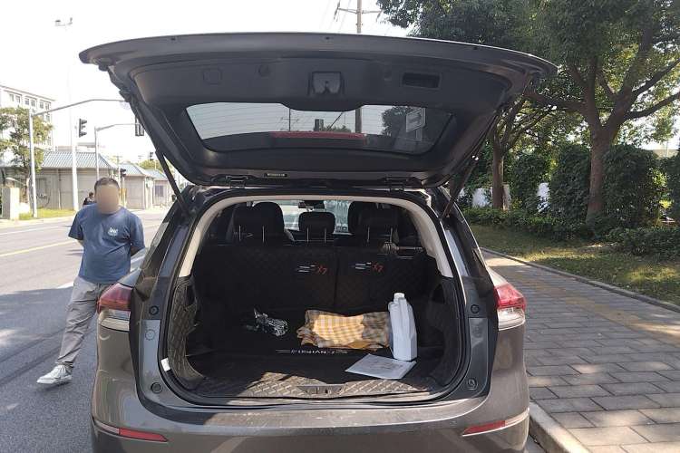 Used CHANGAN OSHAN X7 2020 1.5T Automatic Prestige Edition Trunk