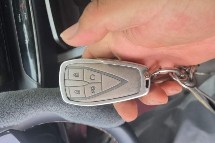 Used CHANGAN OSHAN X7 2020 1.5T Automatic Luxury Version Vehicle Key