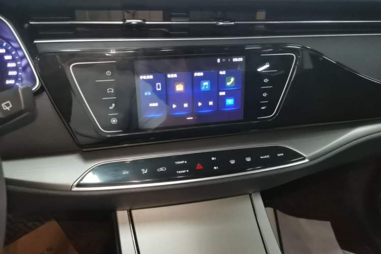 Used CHANGAN OSHAN X7 2020 1.5T Automatic Luxury Version Audio And AC Panel