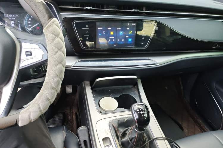 Used CHANGAN OSHAN X7 2020 1.5T Manual Luxury Version Audio And AC Panel