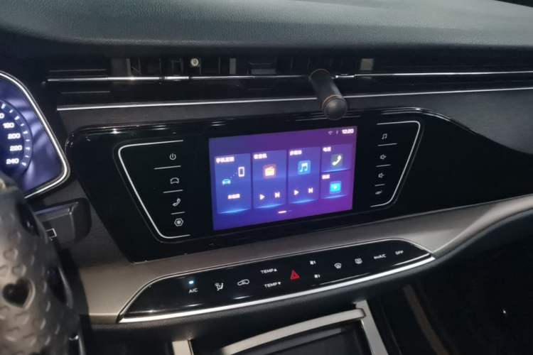 Used CHANGAN OSHAN X7 2020 1.5T Automatic Luxury Version Audio And AC Panel