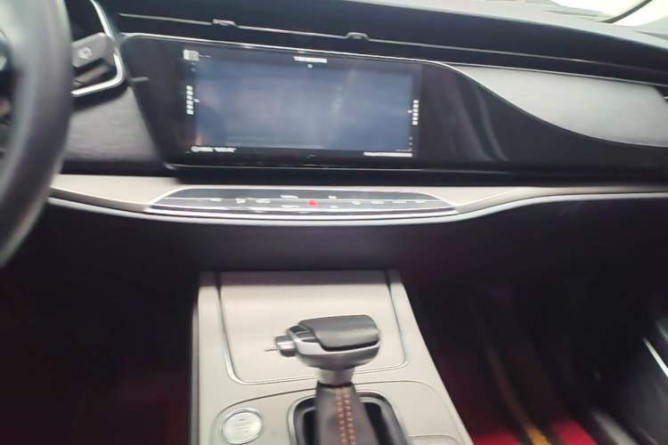 Used CHANGAN OSHAN X7 2020 1.5T Automatic Luxury Model Audio And AC Panel