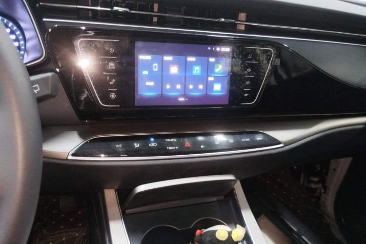 Used CHANGAN OSHAN X7 2020 1.5T Manual Luxury Version Audio And AC Panel