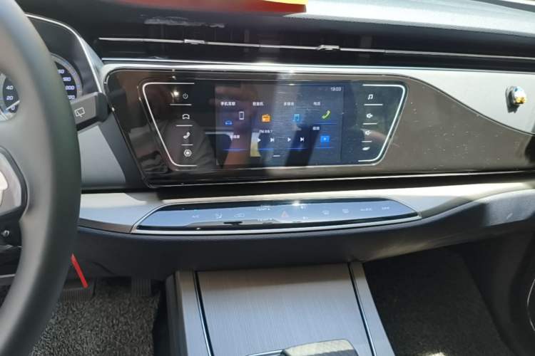 Used CHANGAN OSHAN X7 2020 1.5T Automatic Elite Edition Audio And AC Panel