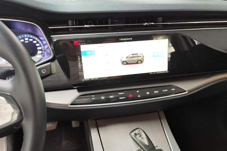 Used CHANGAN OSHAN X7 2020 1.5T Automatic Luxury Model Audio And AC Panel