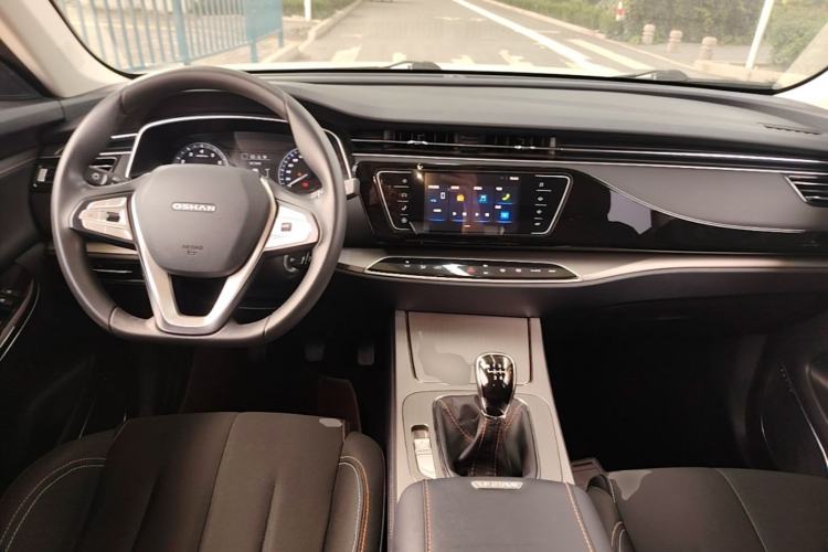 Used CHANGAN OSHAN X7 2020 1.5T Manual Elite Edition Center Console