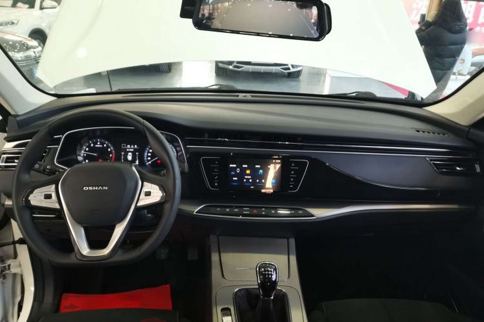 Used CHANGAN OSHAN X7 2020 1.5T Manual Elite Edition Center Console