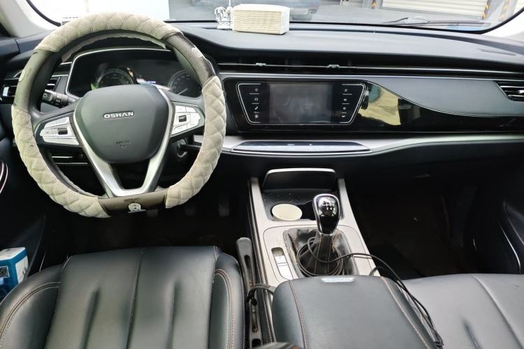 Used CHANGAN OSHAN X7 2020 1.5T Manual Luxury Version Center Console