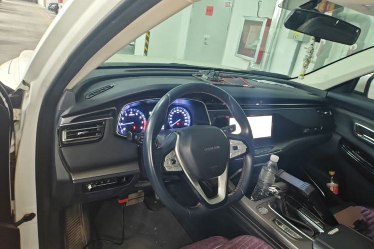 Used CHANGAN OSHAN X7 2020 1.5T Automatic Luxury Model Center Console
