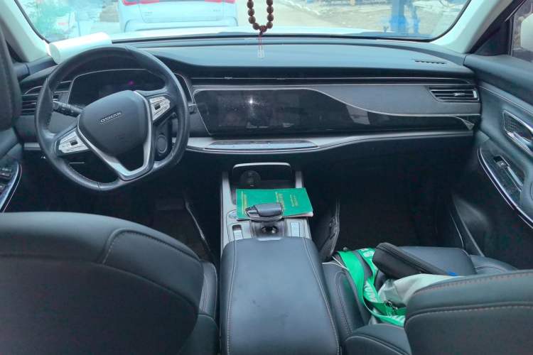 Used CHANGAN OSHAN X7 2020 1.5T Automatic Parking with Facial Recognition – Spacey & Carefree Edition Center Console
