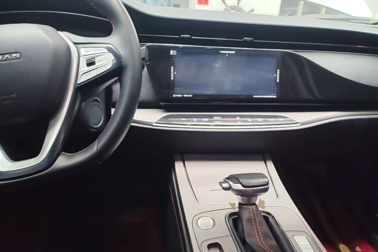 Used CHANGAN OSHAN X7 2020 1.5T Automatic Luxury Model Center Console
