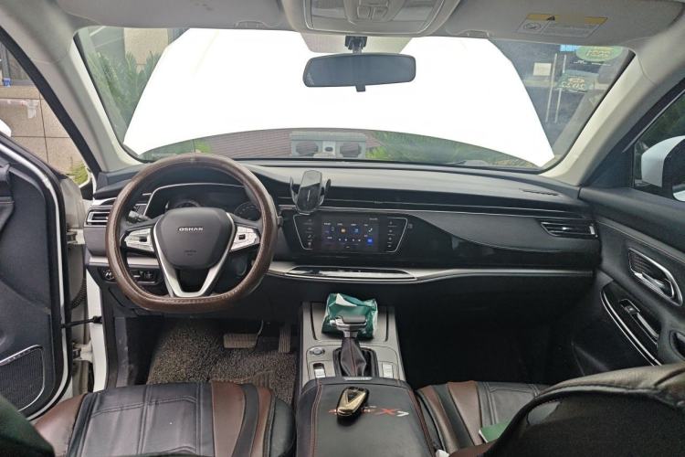 Used CHANGAN OSHAN X7 2020 1.5T Automatic Luxury Version Center Console