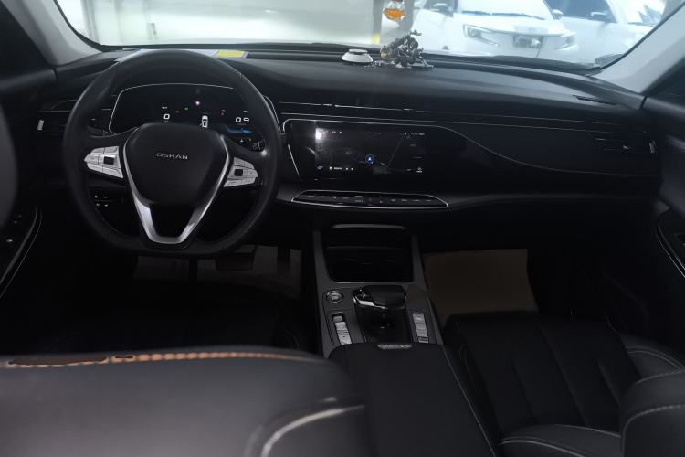 Used CHANGAN OSHAN X7 2020 1.5T Automatic Parking with Facial Recognition – Spacey & Carefree Edition Center Console