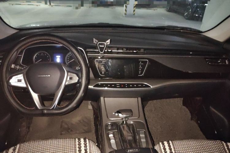Used CHANGAN OSHAN X7 2020 1.5T Automatic Luxury Version Center Console