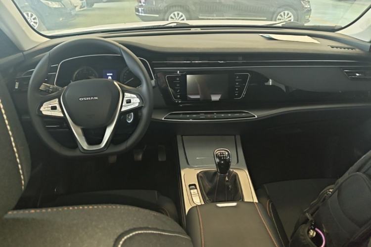 Used CHANGAN OSHAN X7 2020 1.5T Manual Elite Edition Center Console