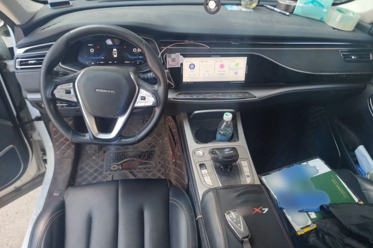 Used CHANGAN OSHAN X7 2020 1.5T Automatic Parking with Facial Recognition – Spacey & Carefree Edition Center Console