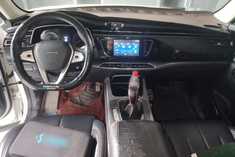 Used CHANGAN OSHAN X7 2020 1.5T Manual Luxury Version Center Console