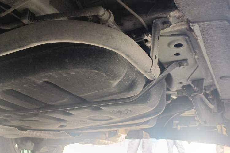 Used CHANGAN OSHAN X7 2020 1.5T Automatic Luxury Version Chassis Rear Left