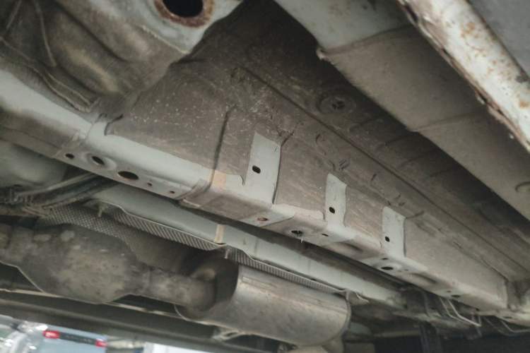 Used CHANGAN OSHAN X7 2020 1.5T Manual Elite Edition Chassis Rear Left