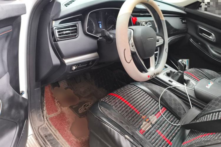Used CHANGAN OSHAN X7 2020 1.5T Manual Luxury Version Driver Seat